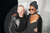 PEOPLE - Paris Haute Couture: Naomi Campbell mit Jean Paul Gaultier 