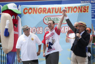 FEATURE - Einmal vollstopfen bitte: Hot Dog Eating Contest in New York