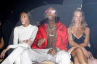 PEOPLE - Wiz Khalifa kifft neben Lottie Moss und Winnie Harlow Frontrow in Berlin