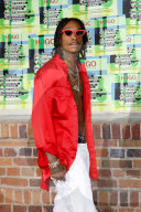 PEOPLE - Wiz Khalifa kifft neben Lottie Moss und Winnie Harlow Frontrow in Berlin