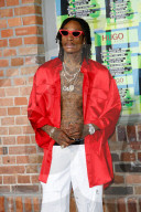 PEOPLE - Wiz Khalifa kifft neben Lottie Moss und Winnie Harlow Frontrow in Berlin