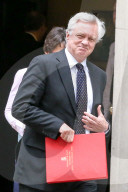 NEWS - Brexit-Minister David Davis tritt zurück