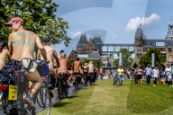 FEATURE - Naked Worls Bikeride: Nackt auf dem Velo