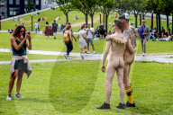 FEATURE - Naked Worls Bikeride: Nackt auf dem Velo