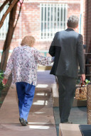 EXKLUSIV - Noch wacker unterwegs auch mit 96 Jahren: Betty White