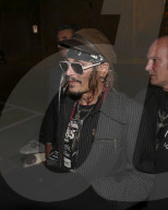 PEOPLE - Johnny Depp verlässt rauchend das Eden Hotel in Rom