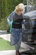 EXKLUSIV - Dolly Parton unterwegs in Beverly Hills