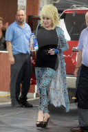 EXKLUSIV - Dolly Parton unterwegs in Beverly Hills