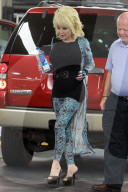 EXKLUSIV - Dolly Parton unterwegs in Beverly Hills