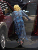EXKLUSIV - Dolly Parton unterwegs in Beverly Hills