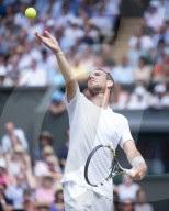 PEOPLE - Wimbledon: Roger Federer gegen Adrian Mannerino 