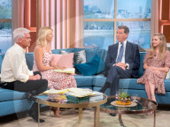PEOPLE - Pierce Brosnan und Amanda Seyfried sitzen gemeinsam bei der TV Show "This Morning"