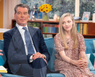 PEOPLE - Pierce Brosnan und Amanda Seyfried sitzen gemeinsam bei der TV Show "This Morning"