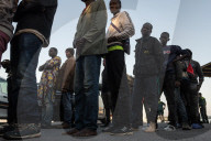 NEWS - 56 gerettete Flüchtlinge treffen im spanischen Motril ein