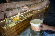FEATURE - Delikatesse: Pommes mit Hanf-Mayonnaise
