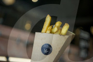 FEATURE - Delikatesse: Pommes mit Hanf-Mayonnaise