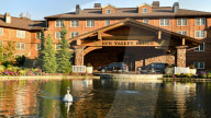 PEOPLE - Promis an der 'Allen & Company Sun Valley Conference'