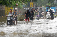 NEWS - Indien: Überschwemmungen nach starkem Regen in Mumbai