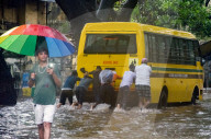 NEWS - Indien: Überschwemmungen nach starkem Regen in Mumbai
