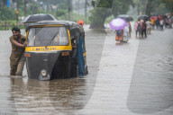 NEWS - Indien: Überschwemmungen nach starkem Regen in Mumbai