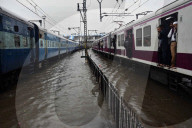 NEWS - Indien: Überschwemmungen nach starkem Regen in Mumbai