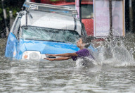 NEWS - Indien: Überschwemmungen nach starkem Regen in Mumbai