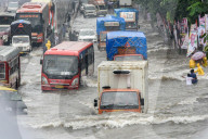NEWS - Indien: Überschwemmungen nach starkem Regen in Mumbai