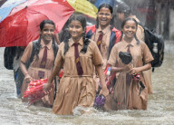 NEWS - Indien: Überschwemmungen nach starkem Regen in Mumbai