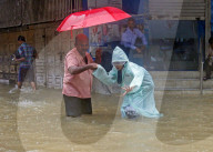 NEWS - Indien: Überschwemmungen nach starkem Regen in Mumbai