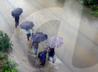 NEWS - Indien: Überschwemmungen nach starkem Regen in Mumbai