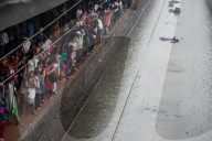 NEWS - Indien: Überschwemmungen nach starkem Regen in Mumbai