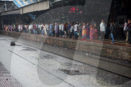 NEWS - Indien: Überschwemmungen nach starkem Regen in Mumbai