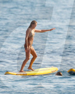 EXKLUSIV - Suf-Versuche unter Papa's wachsamen Auge: Die Stallone-MŠdels