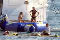 EXKLUSIV - Suf-Versuche unter Papa's wachsamen Auge: Die Stallone-MŠdels