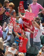 NEWS - Tennis Wimbledon: Roger Federer in Aktion gegen Kevin Anderson