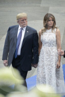 NEWS - NATO Gipfel: Trump und Melania vom Winde verweht