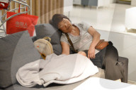 FEATURE - Mach mal Pause! Mittagsschlaf bei IKEA in Nanjing