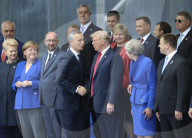 NEWS - NATO Gipfel: Angela Merkel aktiv in Brüssel