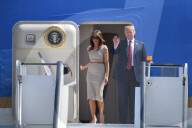 NEWS - Donald und Melania Trump treffen in London Stansted ein