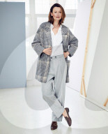 Fashion: Same favorite Clothes, different Styles. Pleated Slacks for Meeting.