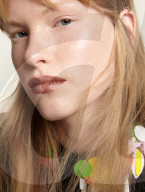 Glitter and glamorous Make-Up 