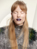 Glitter and glamorous Make-Up 