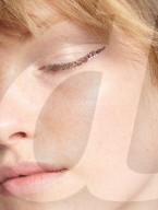 Glitter and glamorous Make-Up 