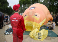 NEWS - Riesen Trump Baby schwebt über London