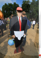 NEWS - Riesen Trump Baby schwebt über London