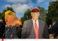 NEWS - Riesen Trump Baby schwebt über London
