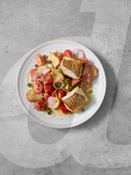 Brotsalat mit Fisch, Pollack with Tomatoes and Capers