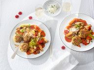 Pilzbulette mit Tomatengemüse, Mushroom Burger with Vegetables
