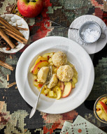 Quarkknödel mit Apfelkompott, Curd dumplings with apple compote