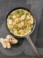 Rosenkohl-Omelett mit Brie, Brussels sprouts omelette with brie